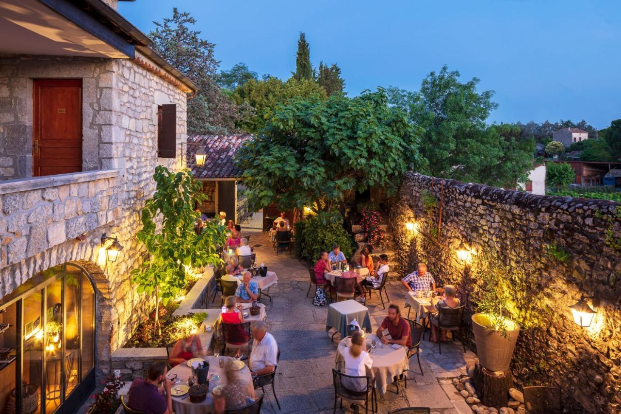 Logis Auberge Les Murets Hotel Restaurant Spa Chandolas Exterior photo